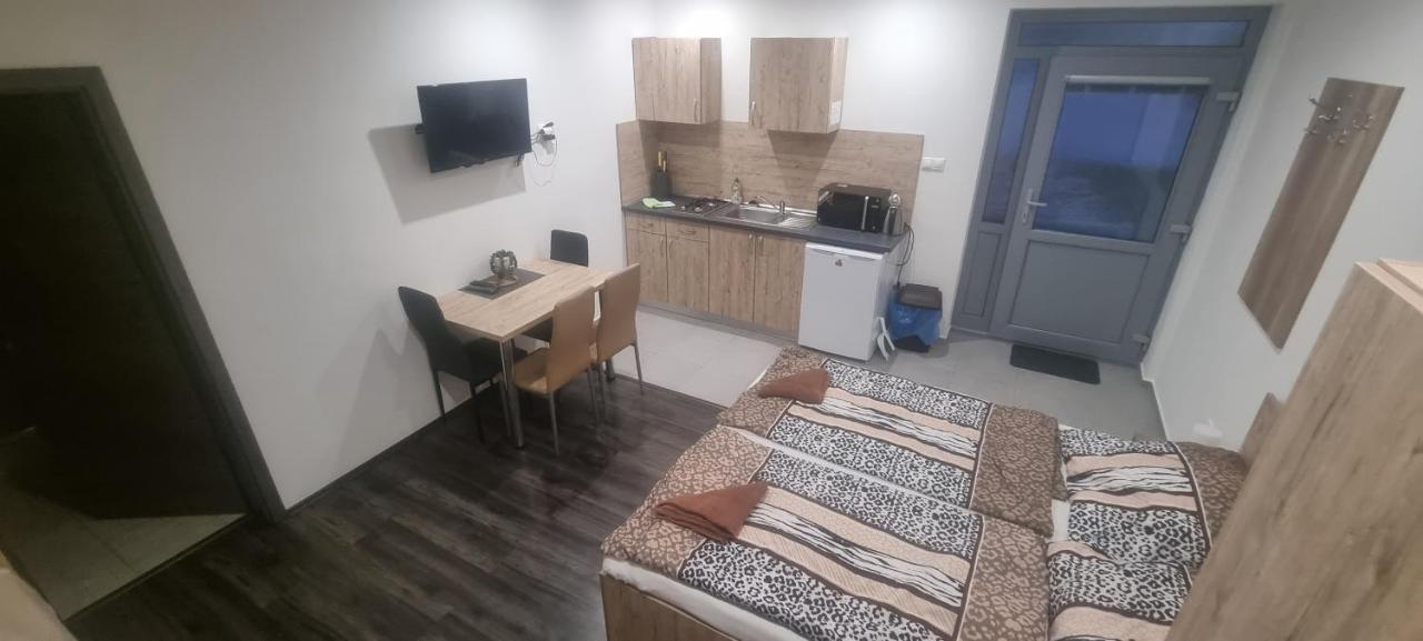 Alexej Apartmany Velky Meder Exterior photo